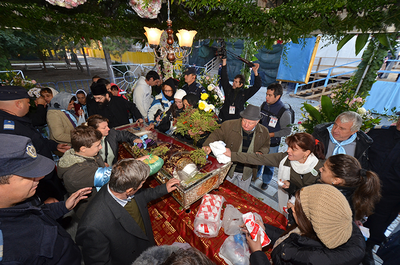 Procesiunea scoaterii moaștelor Sfintei Cuvioase Parascheva (fotografii)