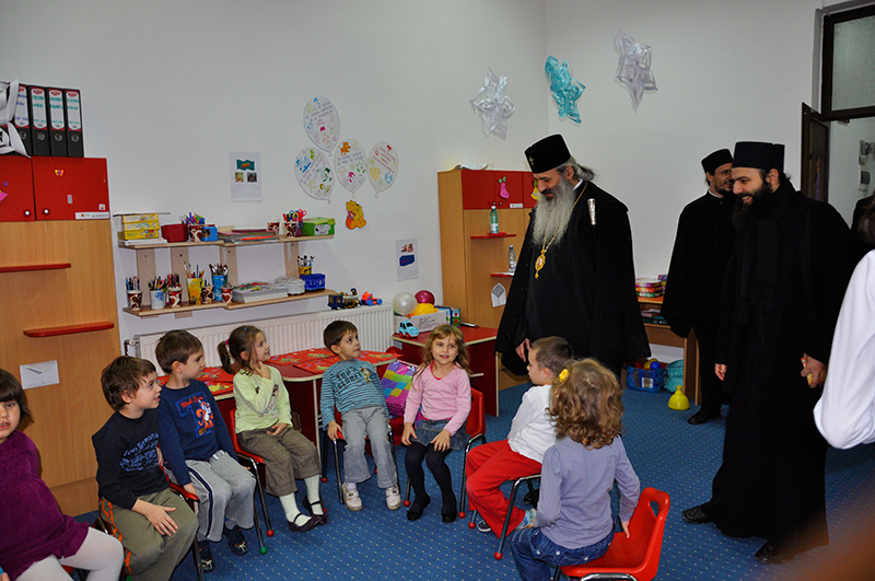 Vizita IPS Teofan la grădinița „Buna-Vestire” a Mitropoliei Moldovei și Bucovinei