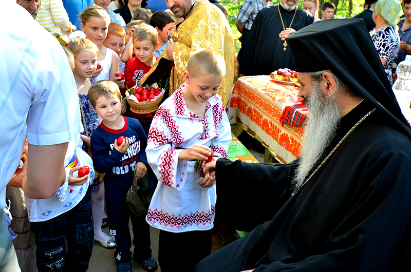 IPS Teofan, vizite pastorale în parohii botoşănene (14 fotografii)