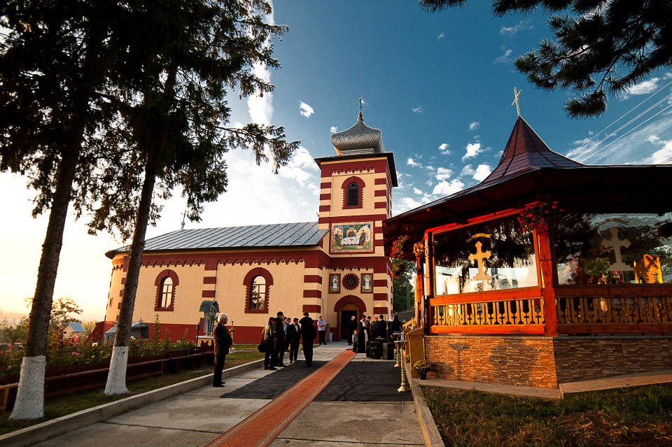 Resfințirea Bisericii &quot;Sfânta Treime&quot; - Călăraşi