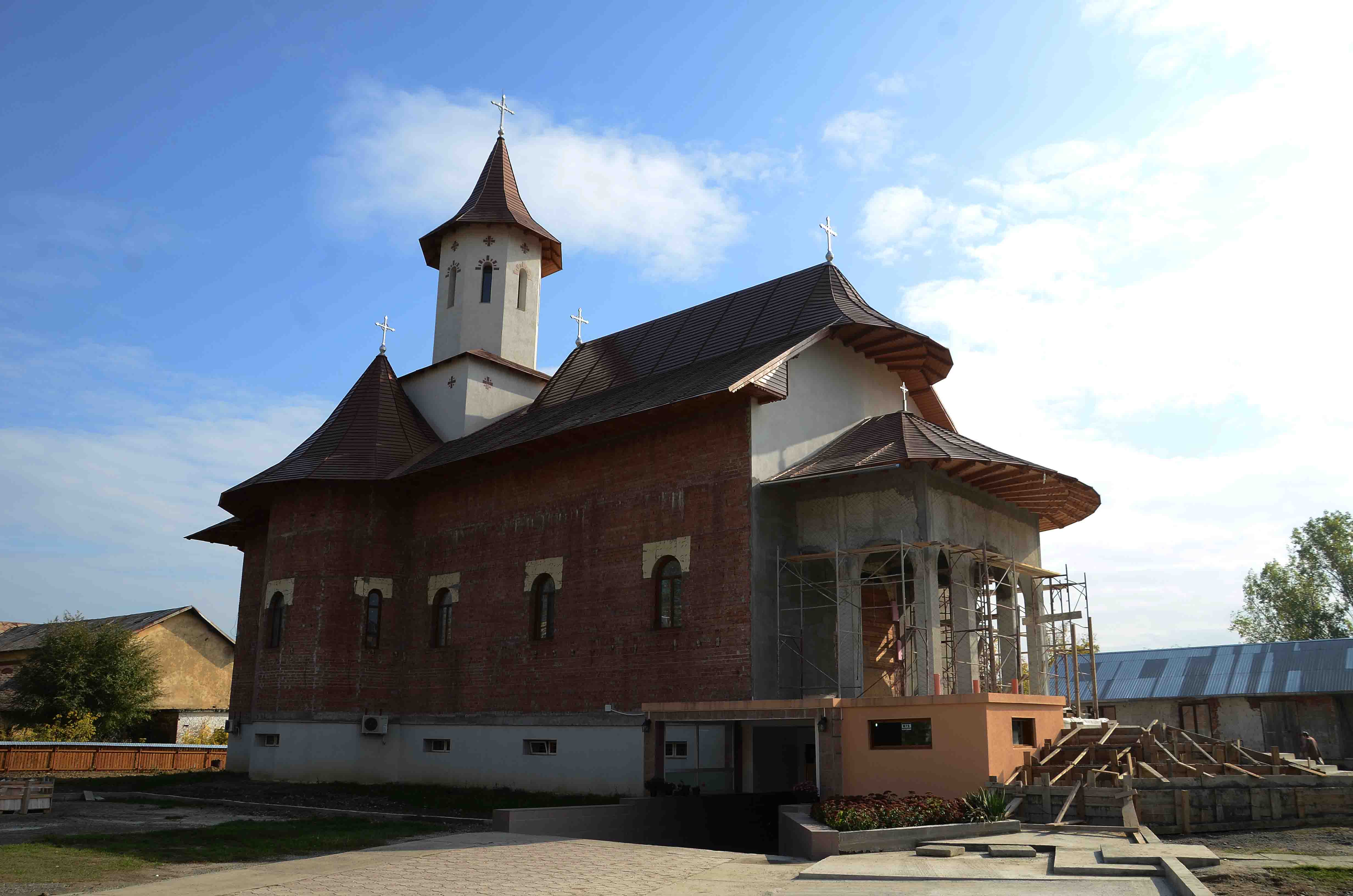 Papucul Sfântului Spiridon şi Sfânta Cruce