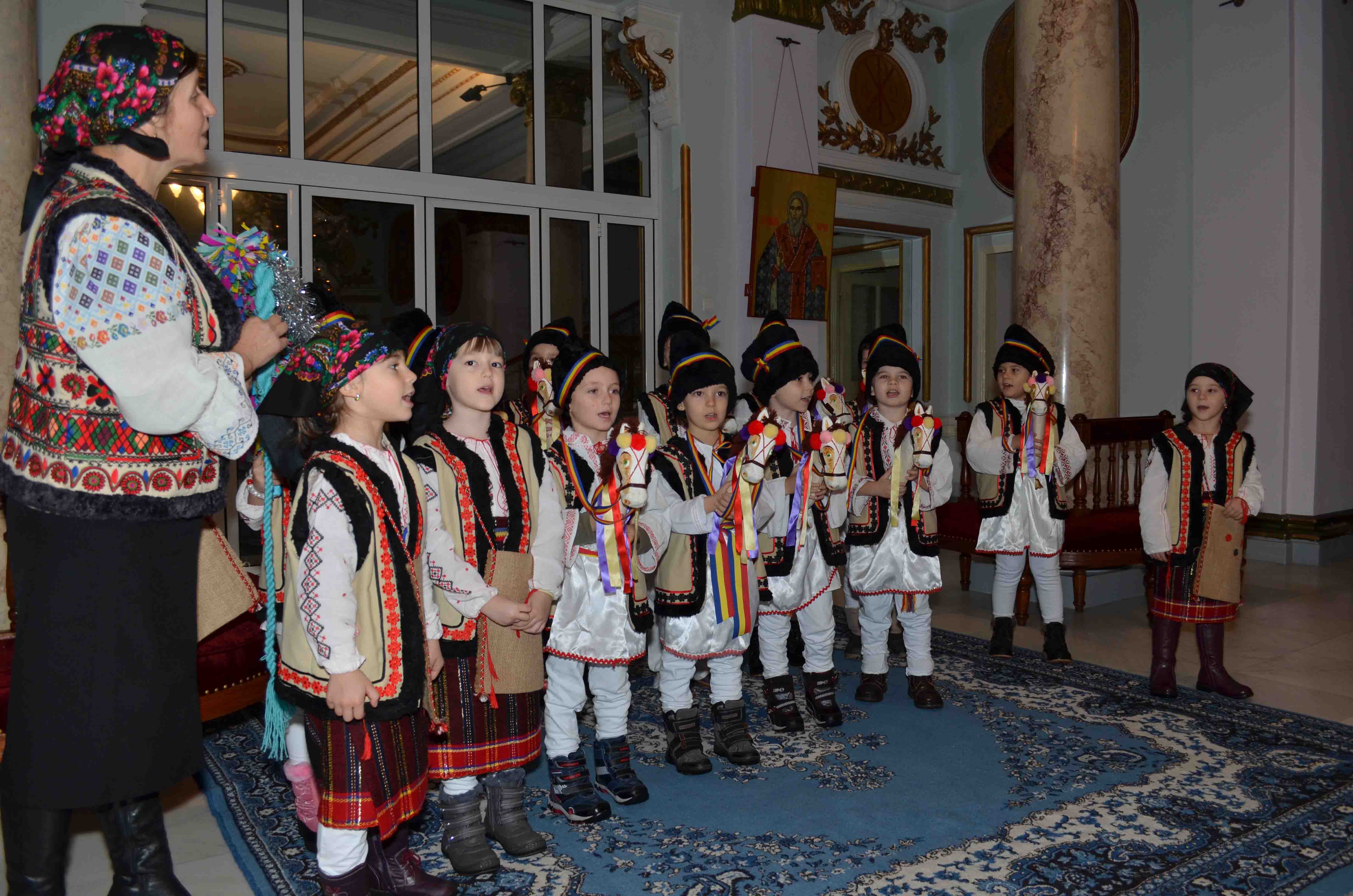 Colindători la Reşedinţa Mitropolitană - Grădinița nr. 13 Iaşi