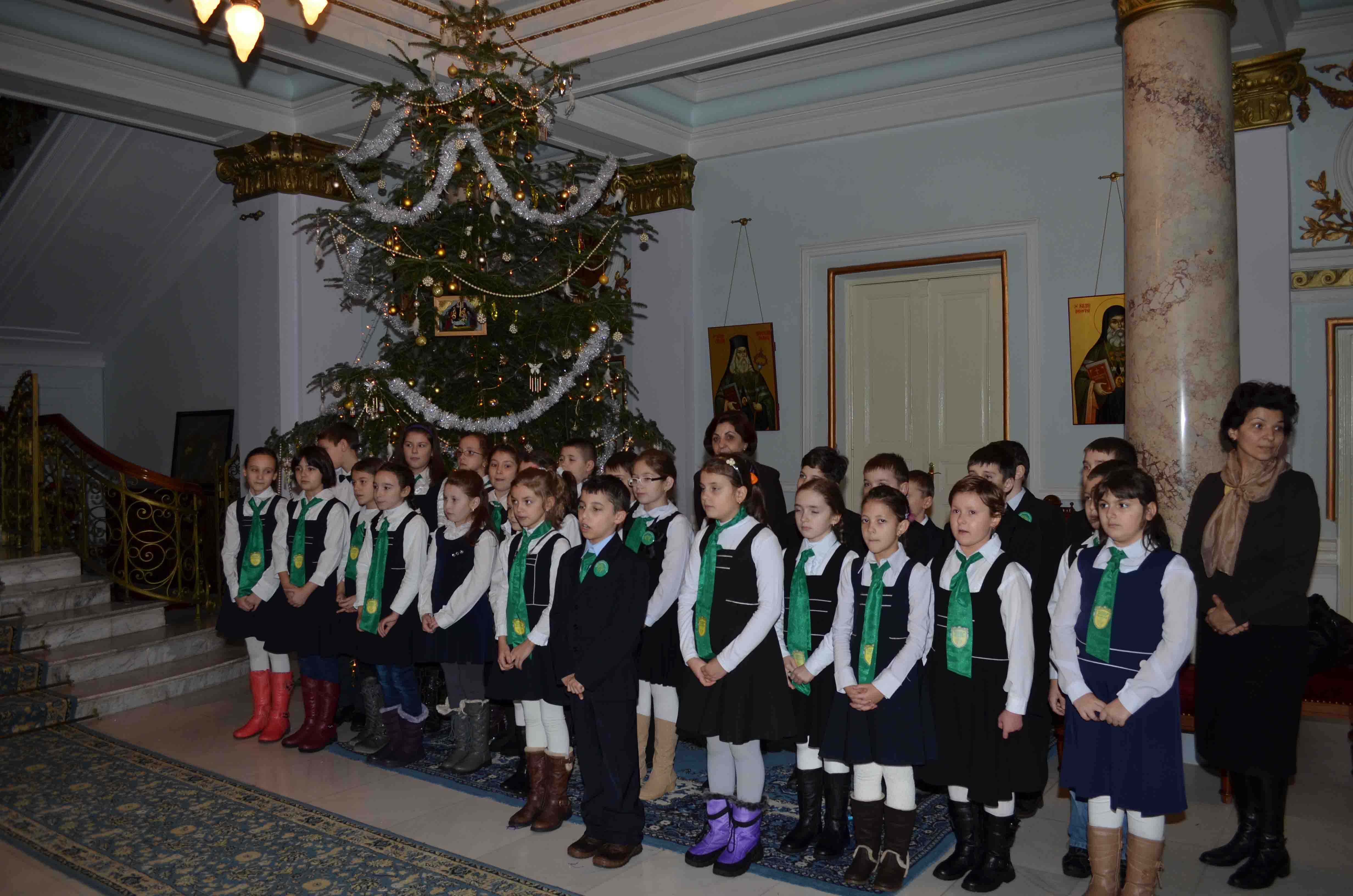 Colindători la Reşedinţa Mitropolitană - Şcoala George Călinescu, Iaşi