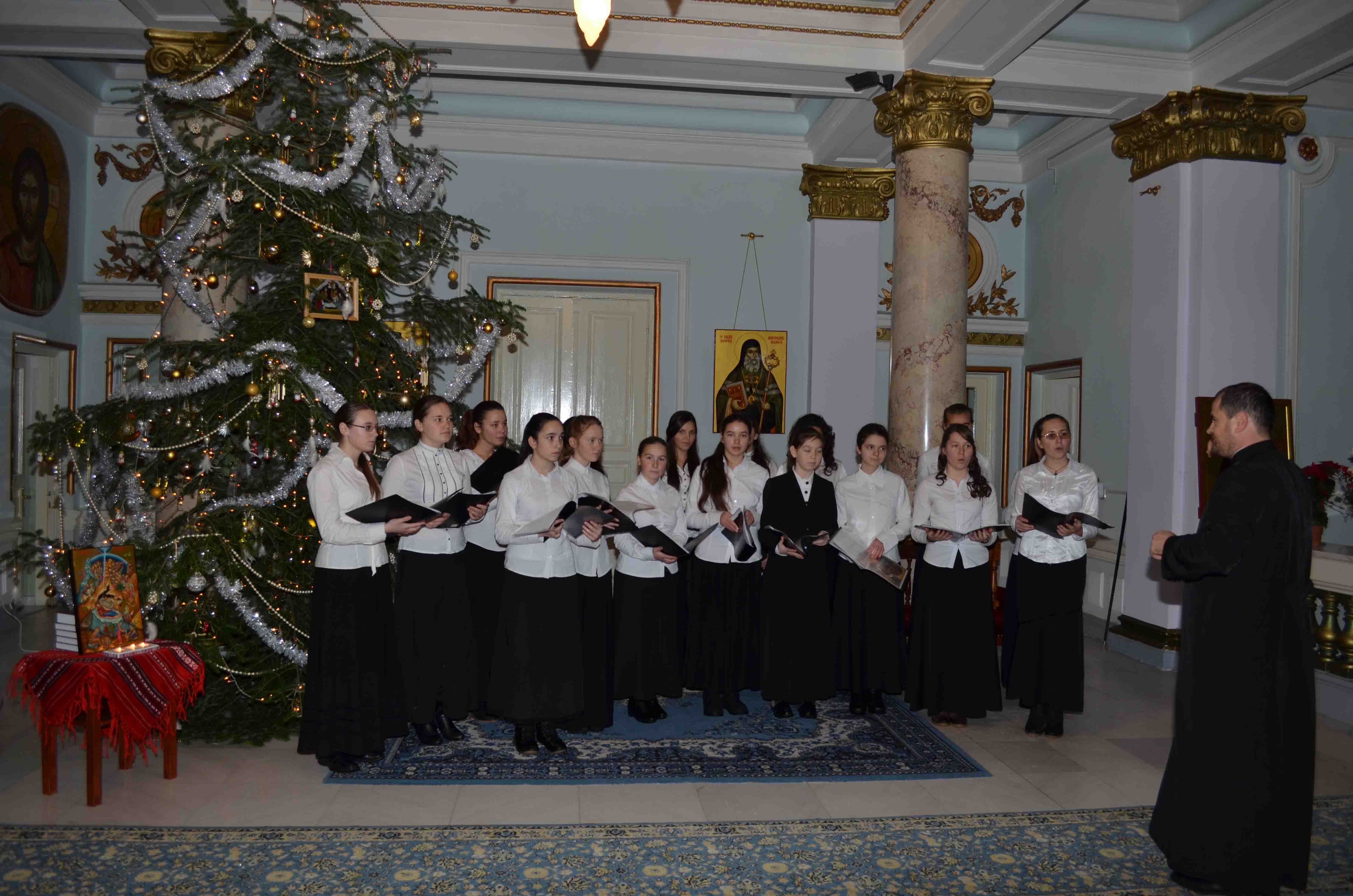 Colindători la Reşedinţa Mitropolitană - Seminarul Teologic M-rea Agapia