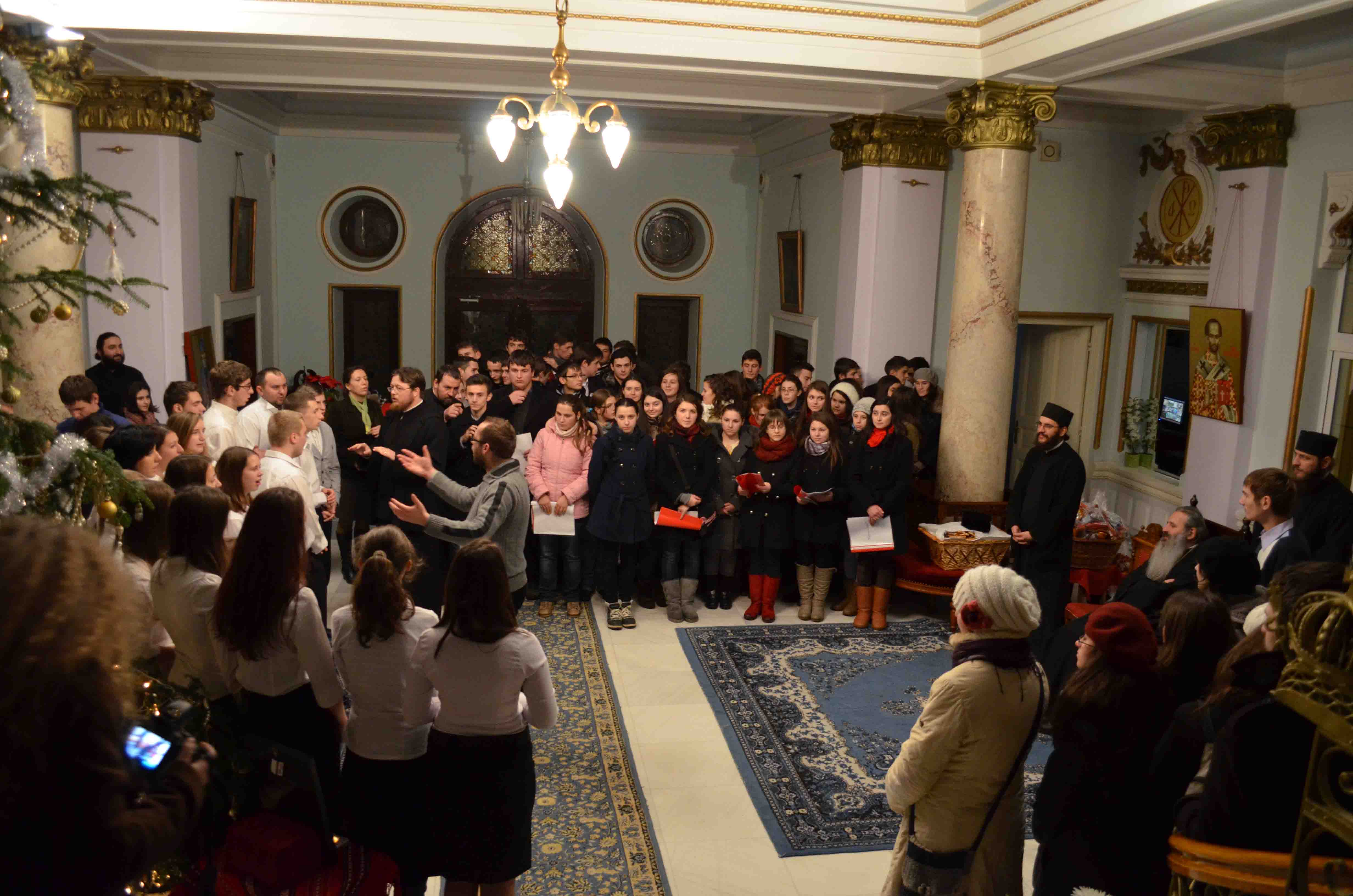 Colindători la Reşedinţa Mitropolitană - ASCOR şi ATOR Iaşi, Botoşani, Tg. Neamt şi Roznov