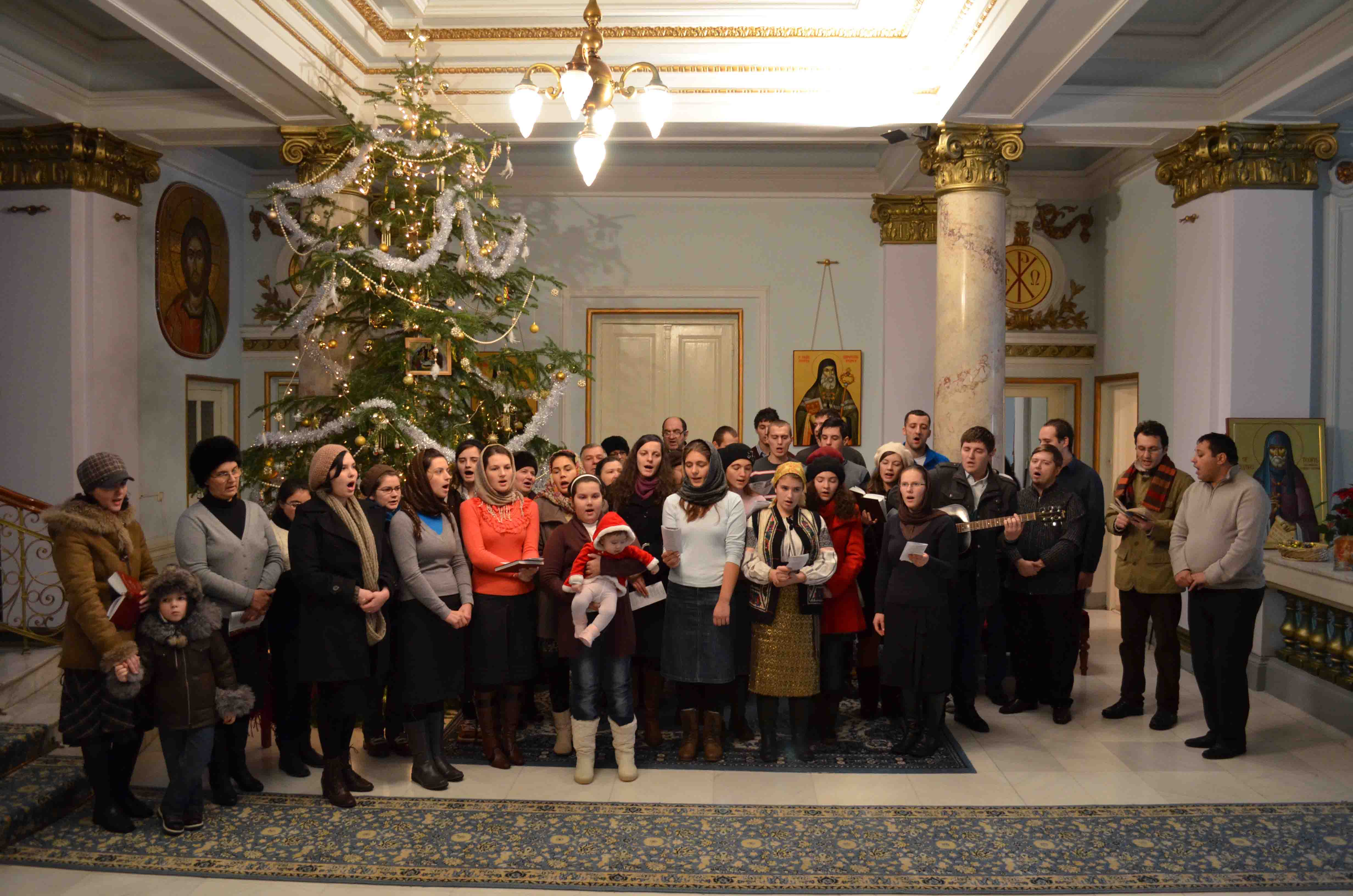 Colindători la Reşedinţa Mitropolitană - Parohia Curelari, Iaşi