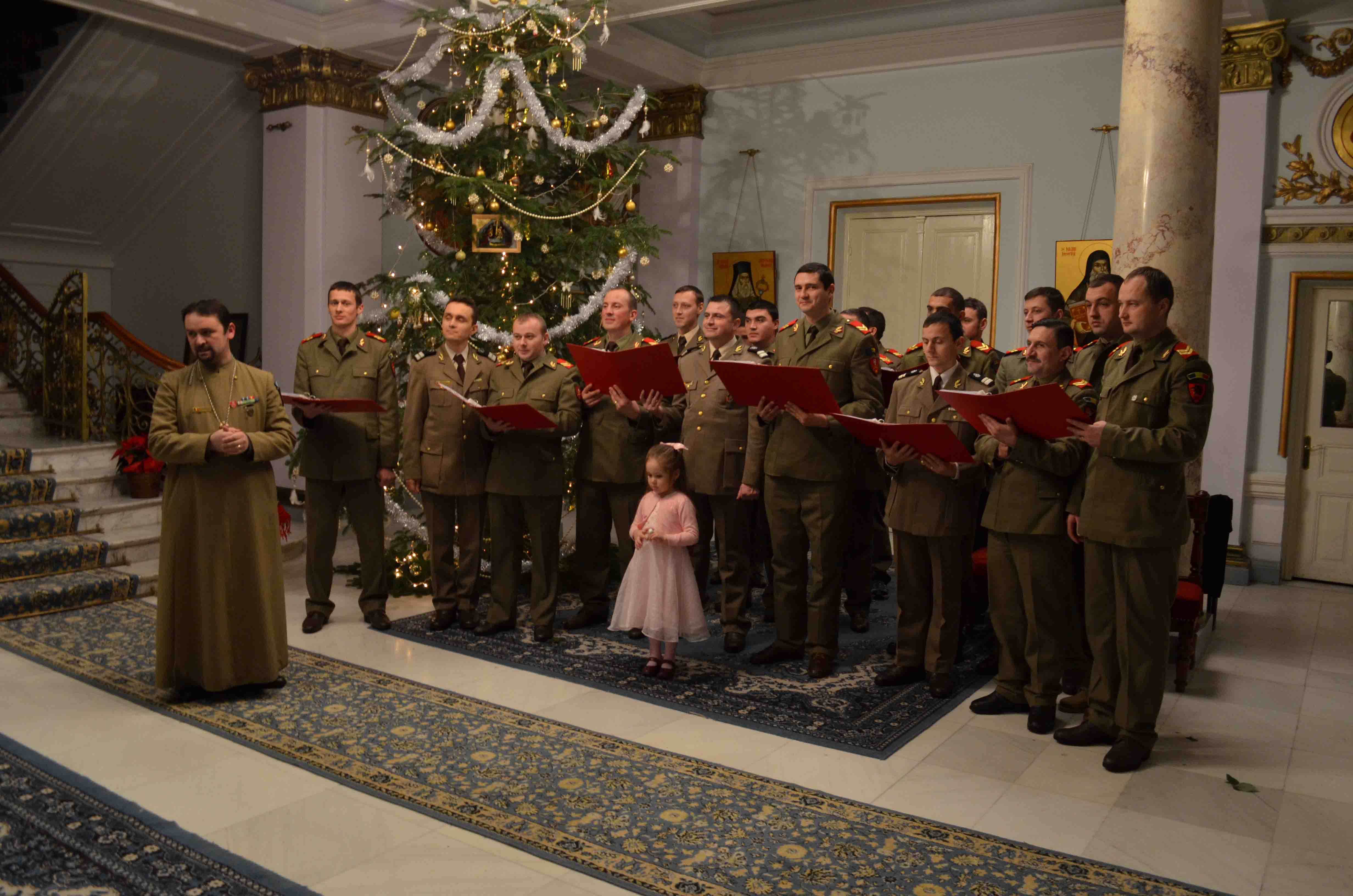 Colindători la Reşedinţa Mitropolitană - Corul militar &quot;Străjerii&quot;