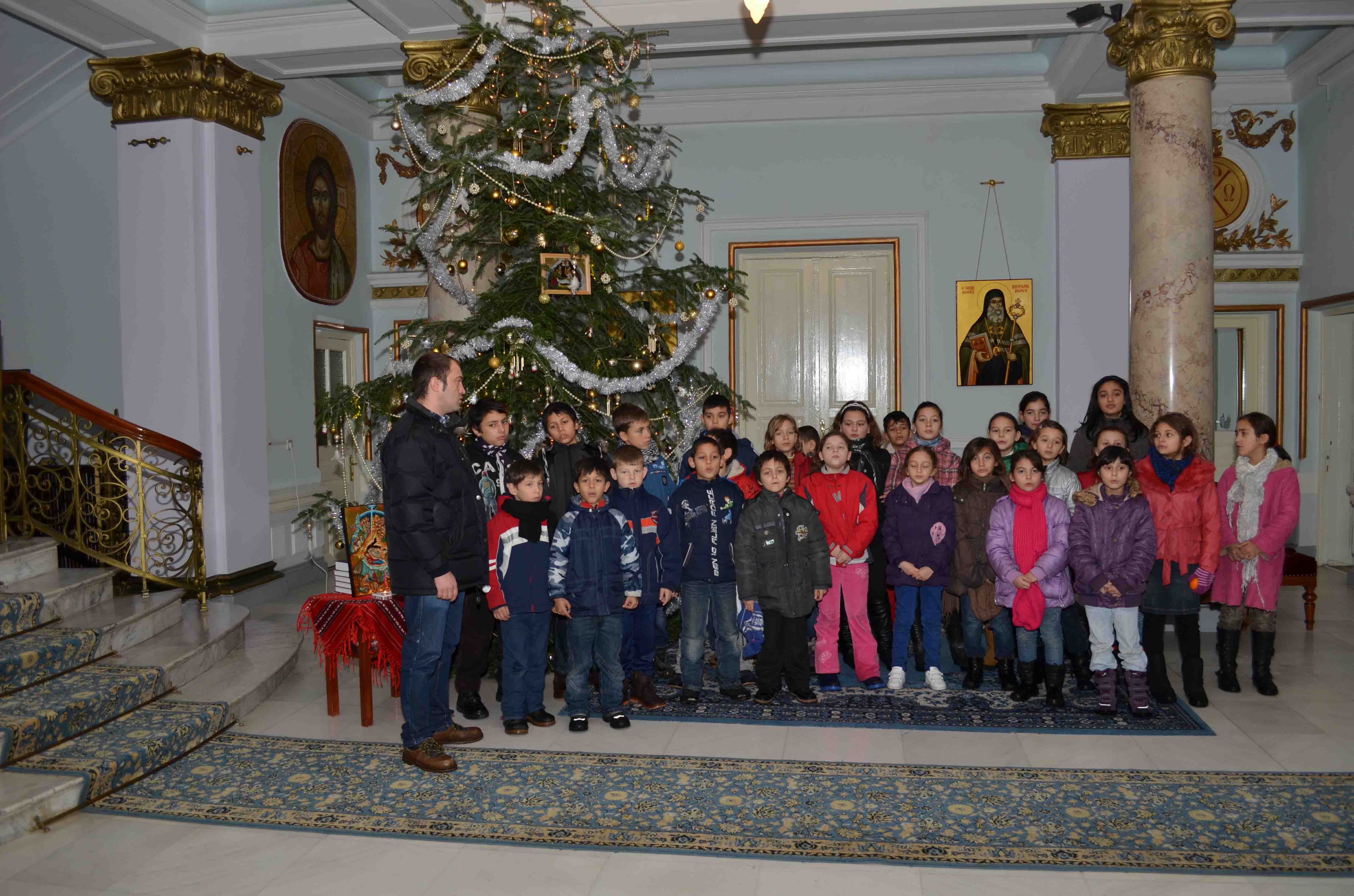 Colindători la Reşedinţa Mitropolitană - Centrul de zi pentru copii Sf. Marina