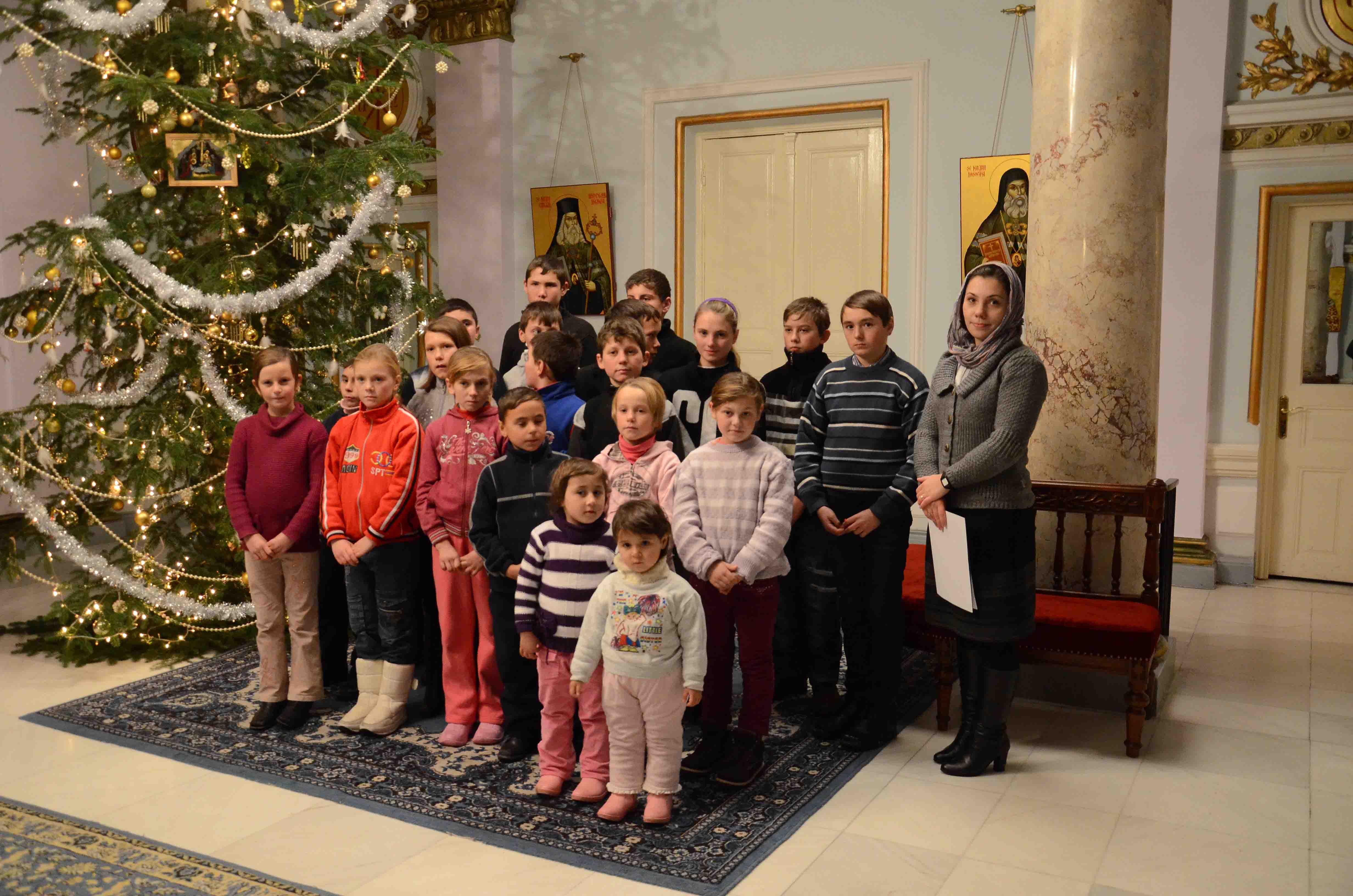 Colindători la Reşedinţa Mitropolitană - Parohia Buruieneşti, Iaşi