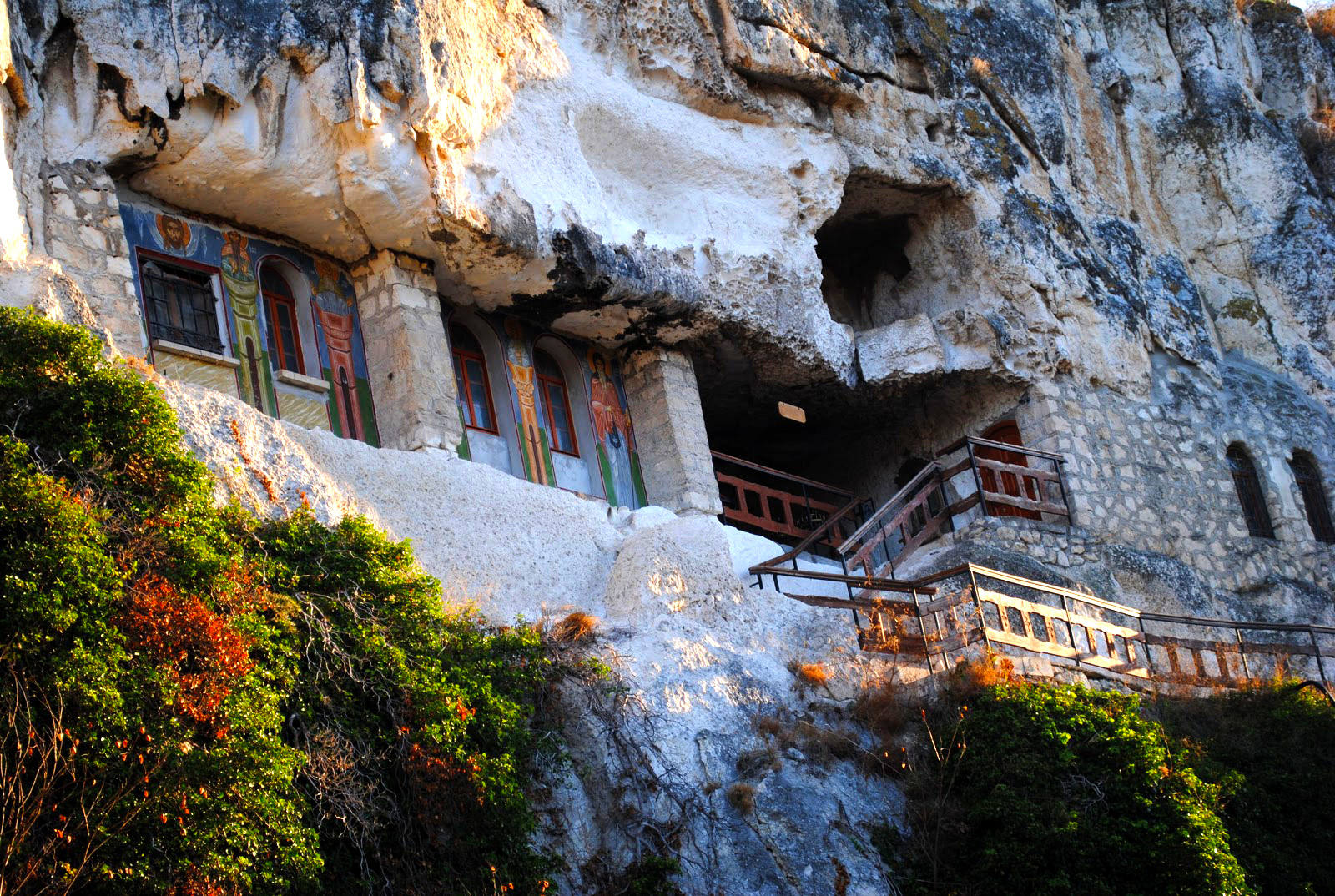 Mănăstirea Basarabov - Bulgaria