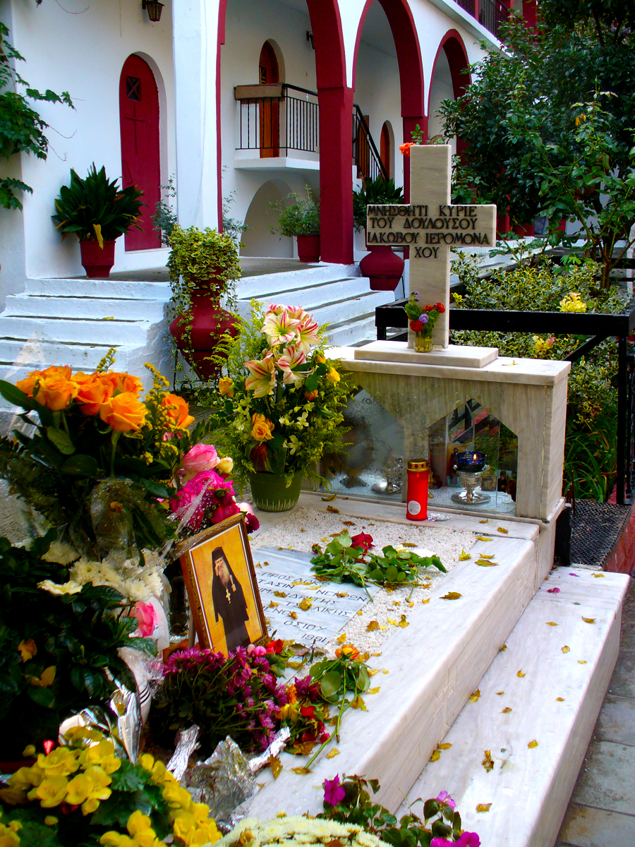 Mormântul Fericitului Iacov Tsalikis