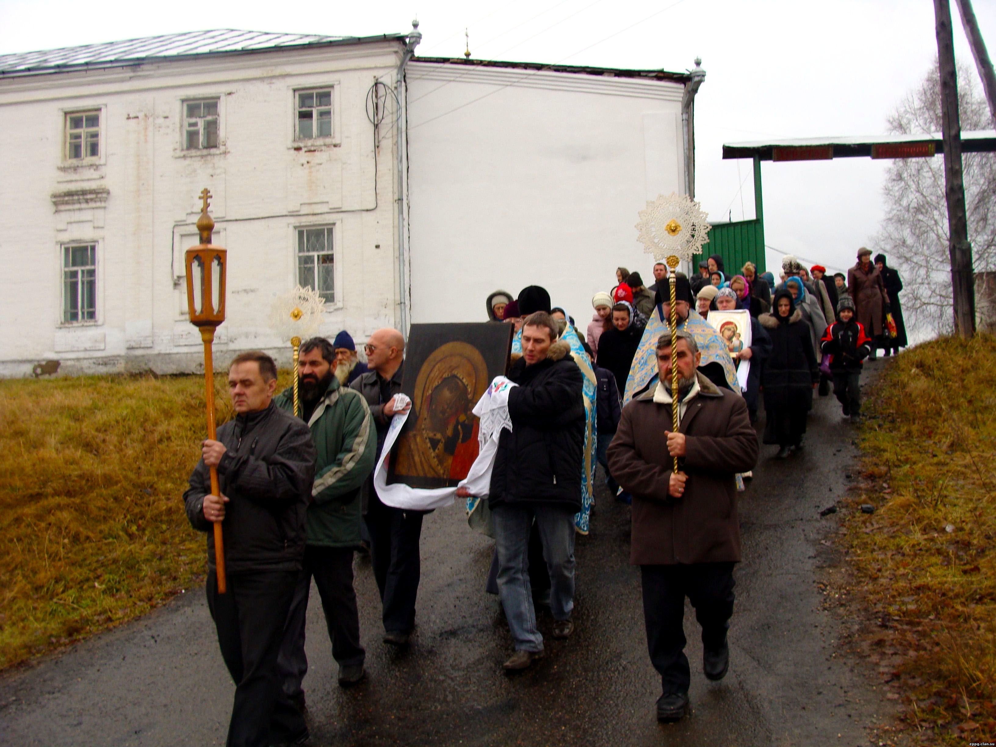 Procesiune cu Icoana Maicii Domnului din Kazan