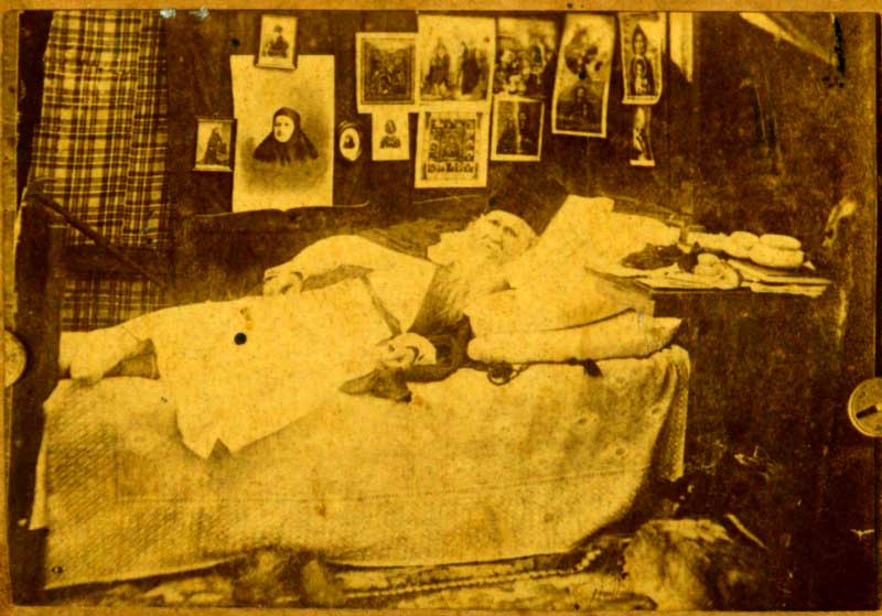 Sfântul Ambrozie de la Optina în chilia sa