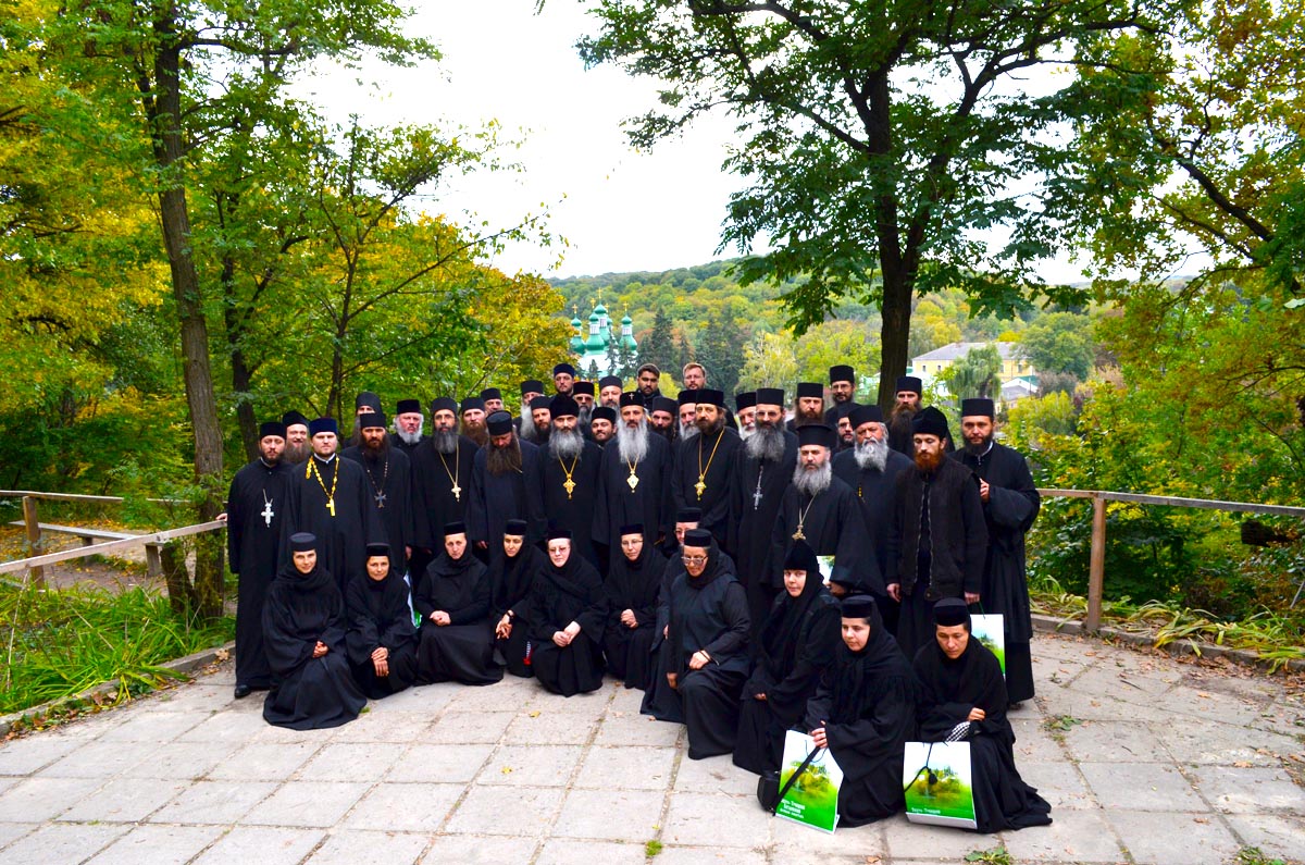 Pelerinaj în Ucraina al stareţilor şi stareţelor din Arhiepiscopia Iaşilor