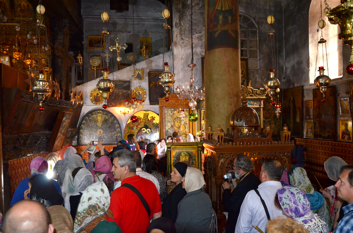 Interior din Biserica Naşterea Domnului din Betleem