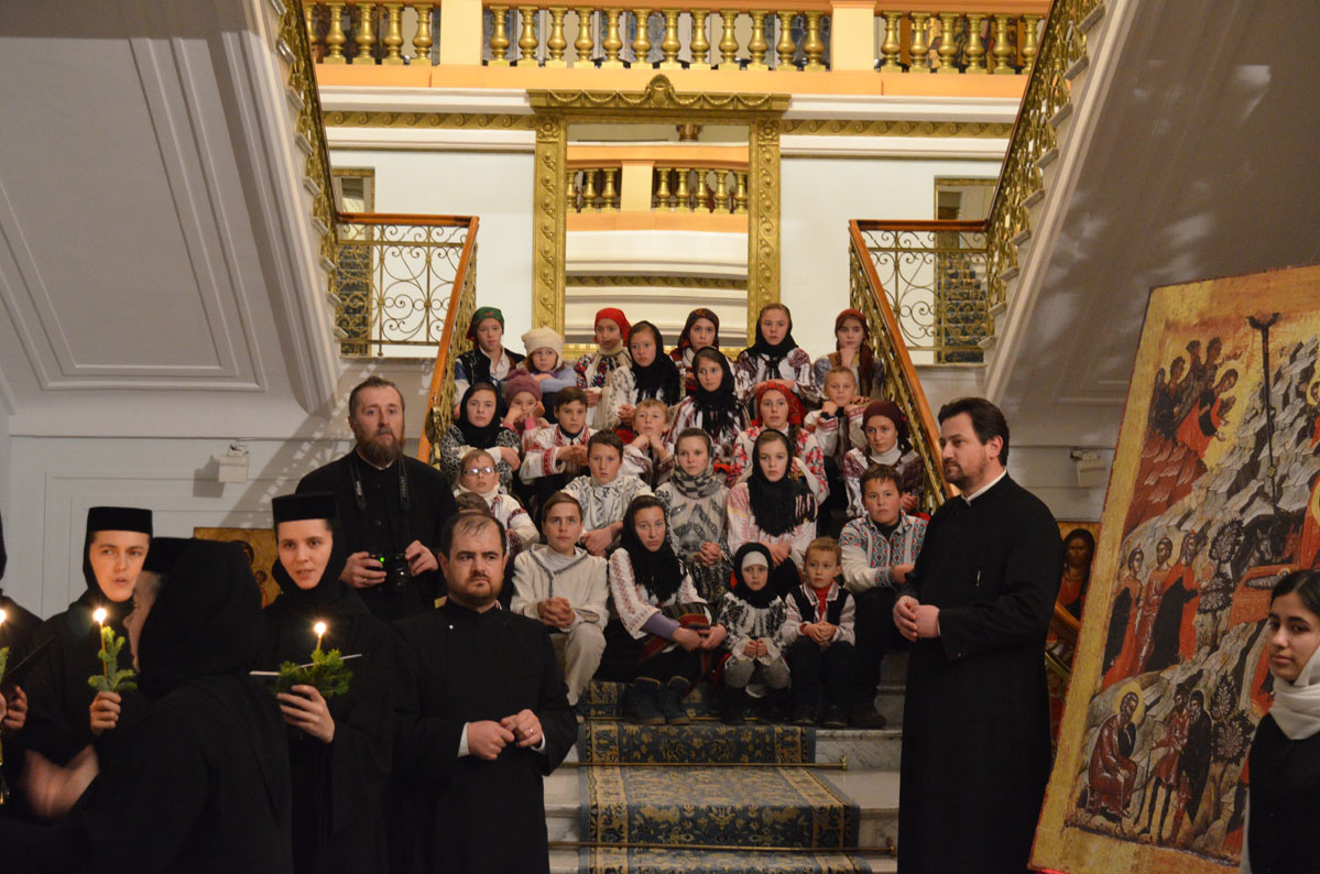 Colindători la Reşedinţa Mitropolitană - Parohia Pancu