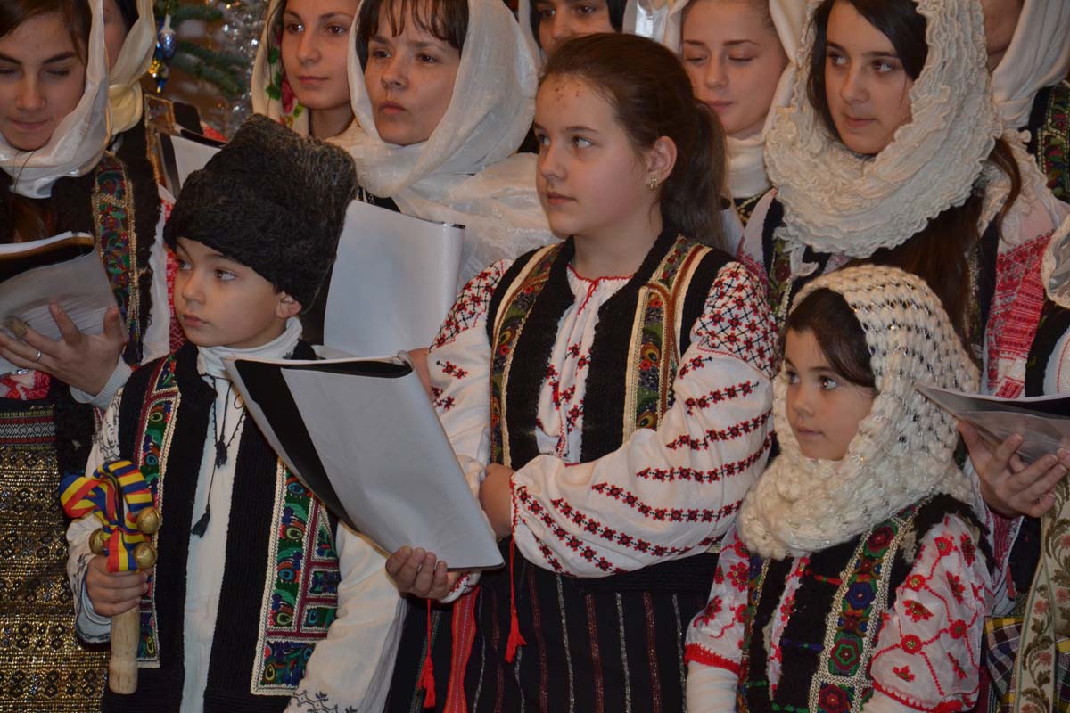 Colindători la Reşedinţa Mitropolitană - Parohia Sabasa, Protopopiatul Ceahlău