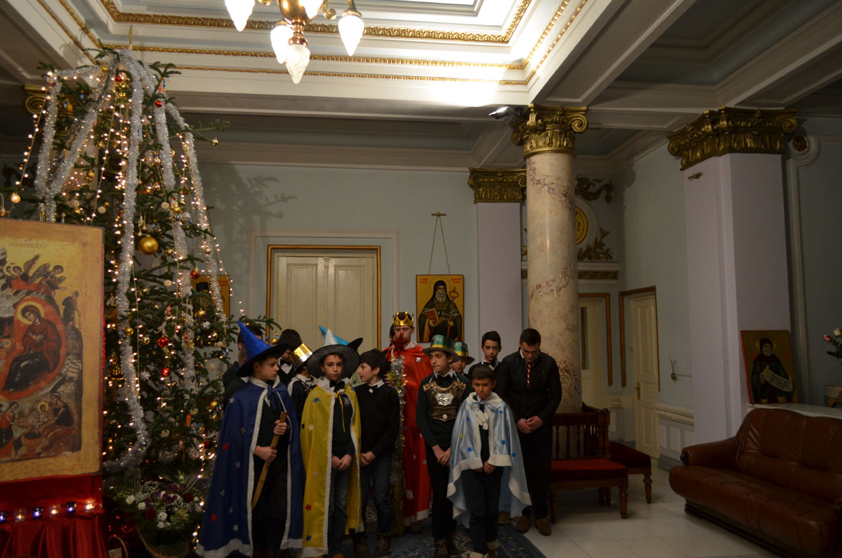Colindători la Reşedinţa Mitropolitană - Copii de la Asociația Familia Nostră Iași