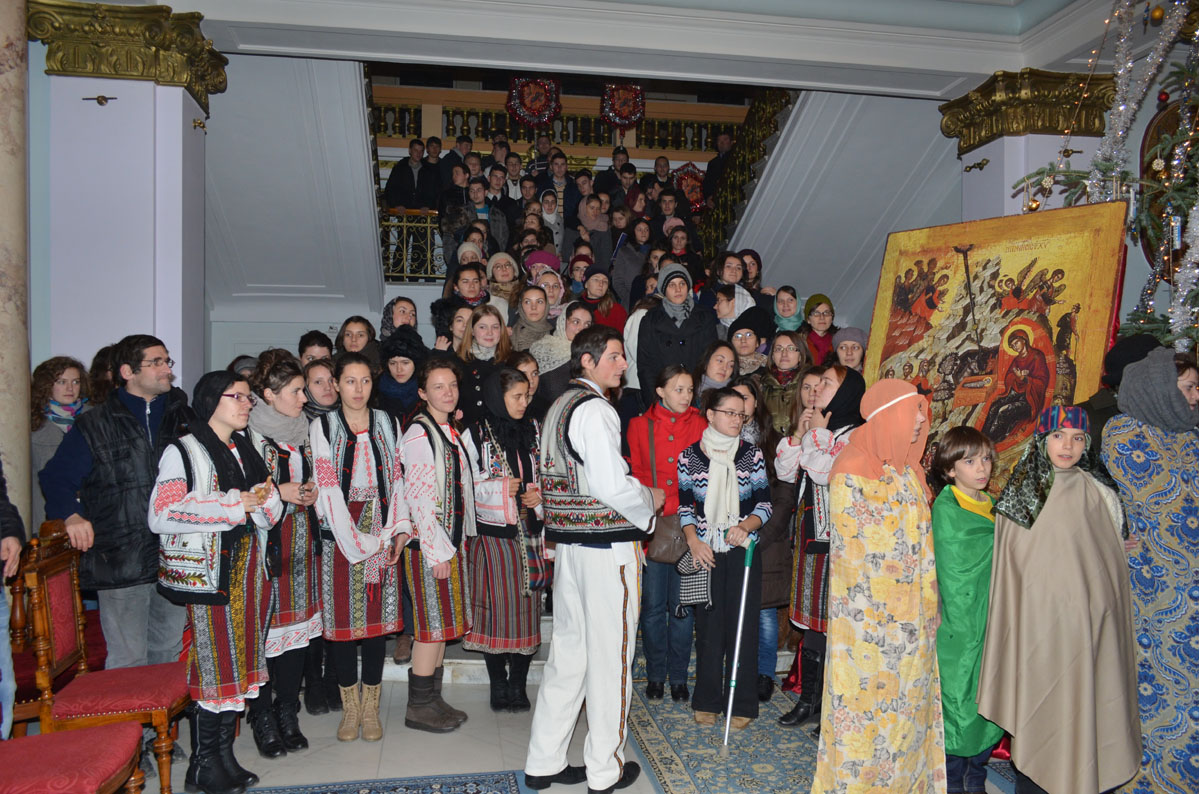 Colindători la Reşedinţa Mitropolitană - ASCOR Iași