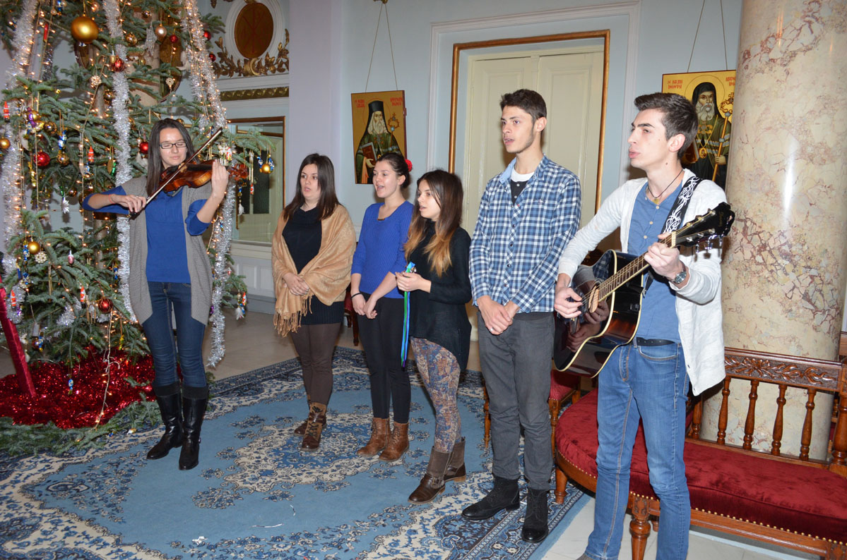 Colindători la Reşedinţa Mitropolitană - Liceul Octav Băncilă
