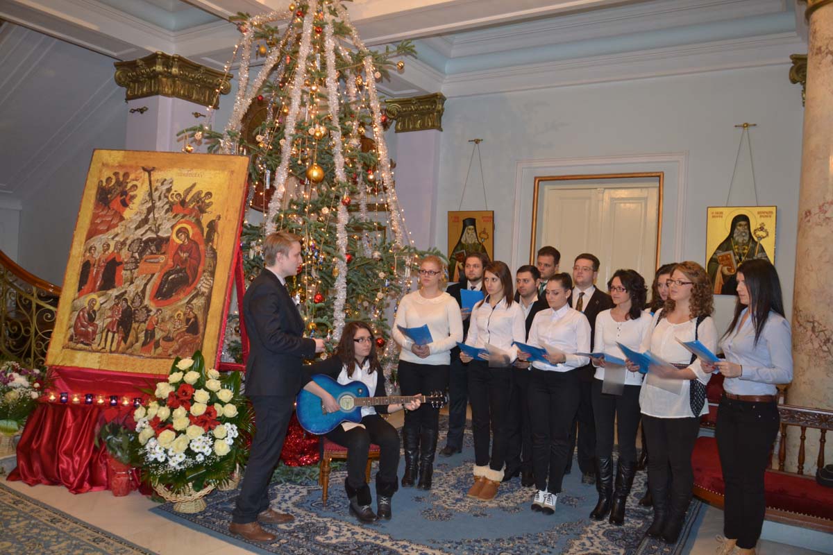 Colindători la Reşedinţa Mitropolitană - Voluntari de la Universitatea de Agronomie din Iași