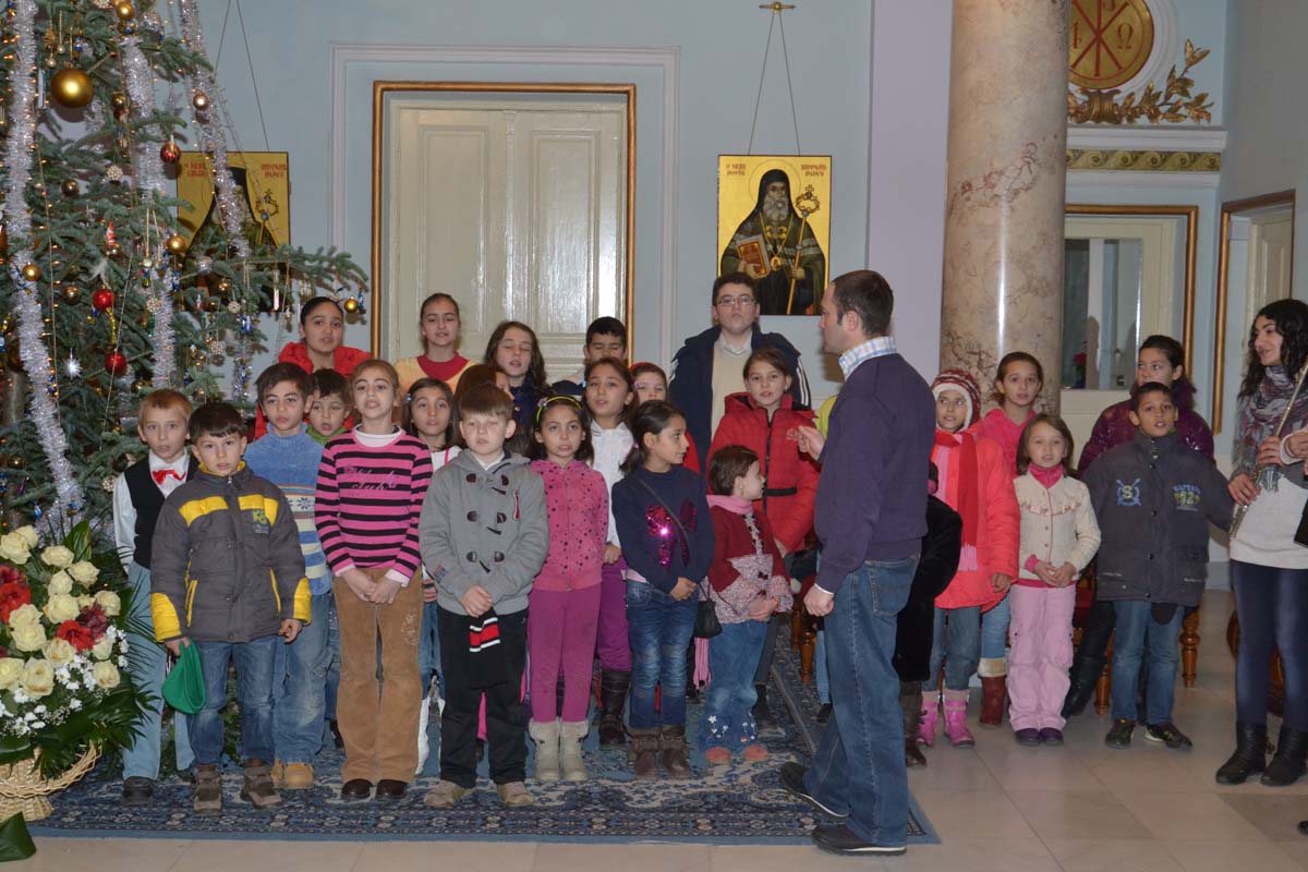 Colindători la Reşedinţa Mitropolitană - Fundaţia Solidaritate şi Speranţă - Iaşi