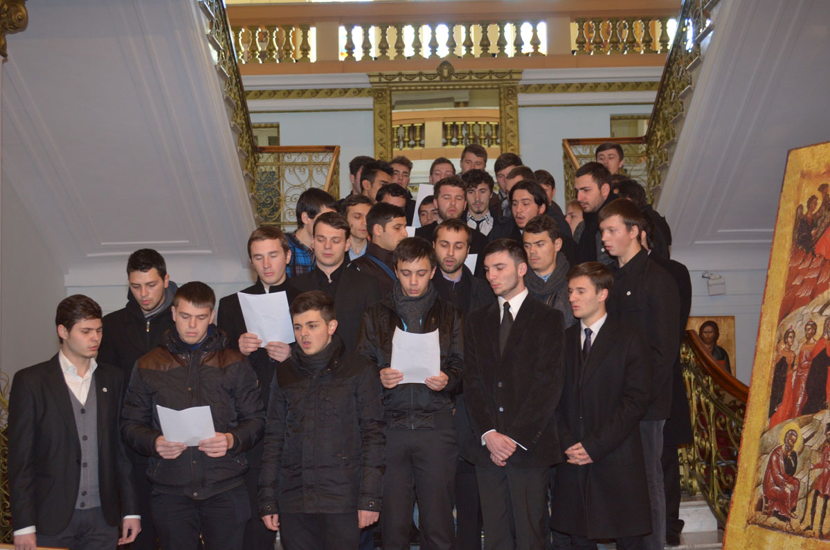 Colindători la Reşedinţa Mitropolitană -Colegiul Sf. Nicolae Iași