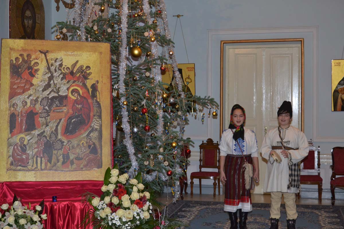 Colindători la Reşedinţa Mitropolitană - Familia Smoc Ioana, Ştefan, Parascheva