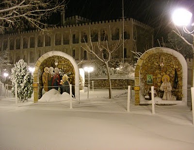 În Mănăstirea Sfântul Serafim de Sarov din Trikorfo, Grecia