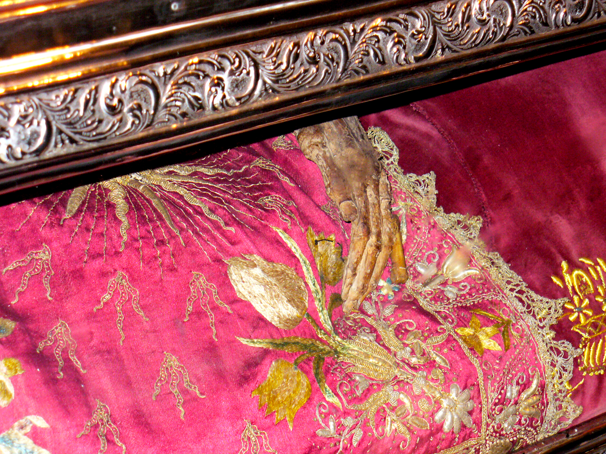 Moaştele Sfintei Teodora împărăteasa