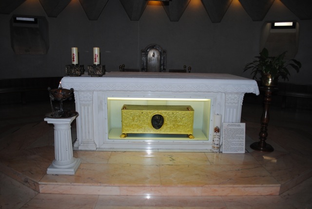 Racla cu moaștele Sfântului Apostol Toma