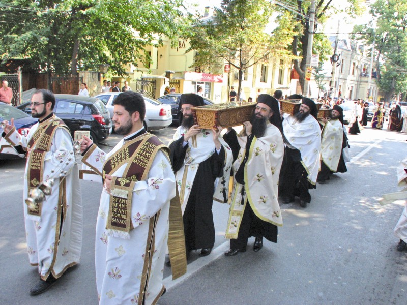 25 septembrie 2009: Aducerea moaştelor Sfinţilor Mucenici de la Niculiţel la Galaţi