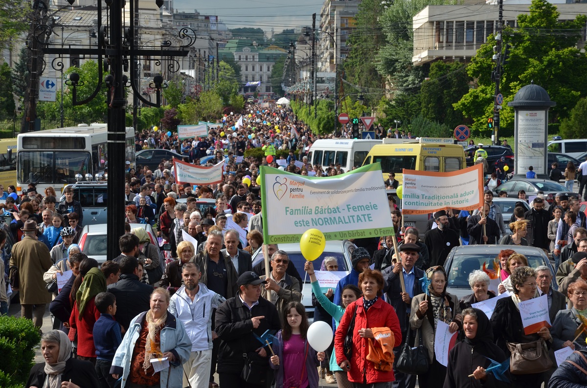 Peste 8.000 de persoane au participat la Marșul pentru Familie organizat la Iași (GALERIE FOTO)