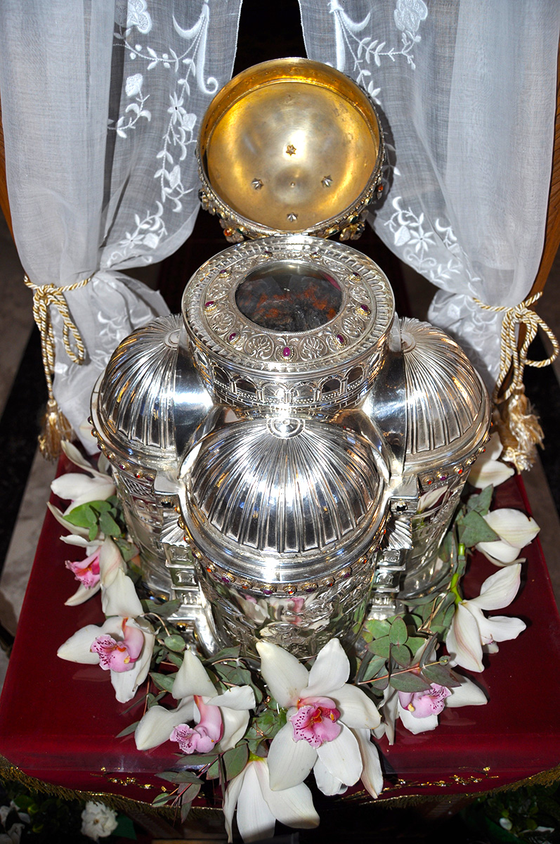 Moaștele Sfintei Mari Mucenițe Irina, aflate în Patras, Grecia Moaștele Sfintei Mari Mucenițe Irina