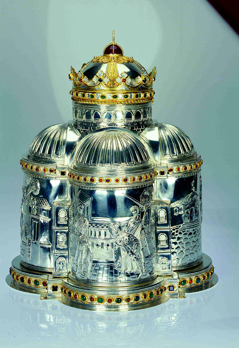 Moaștele Sfintei Mari Mucenițe Irina, aflate în Patras, Grecia Moaștele Sfintei Mari Mucenițe Irina