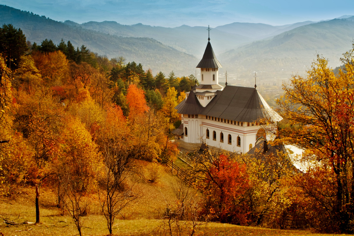 (Foto) Liniștea de la Mănăstirea Pângărați