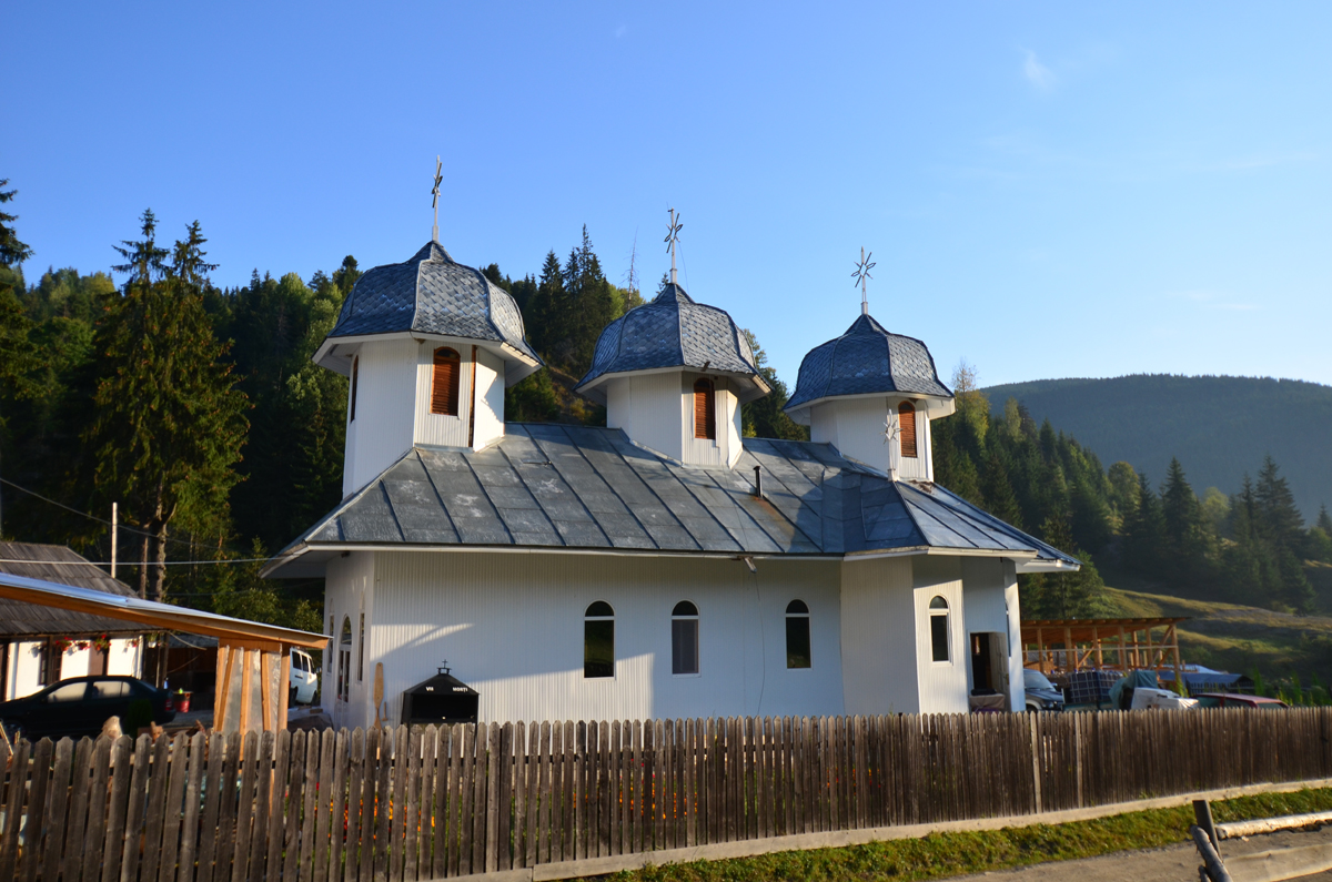 (Foto) Sărbătoarea Nașterea Maicii Domnului la Schitul Tărcuța