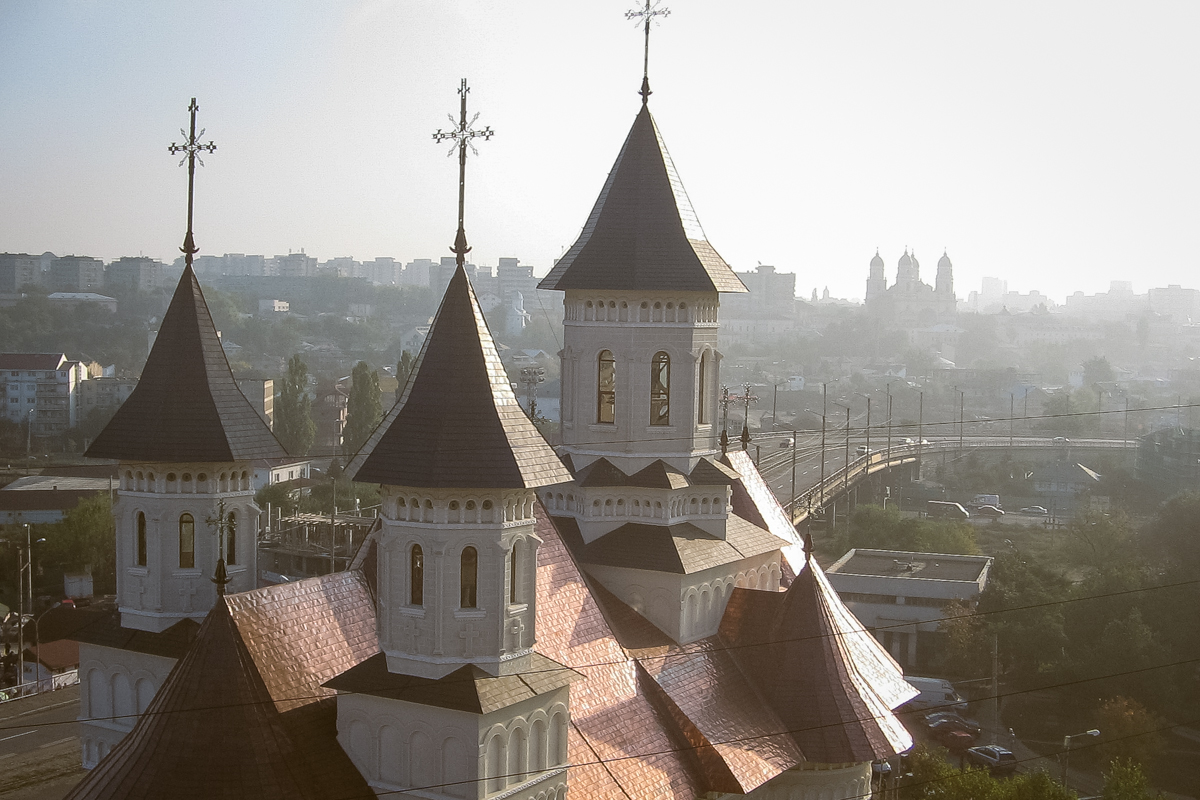 Biserica „Sfântul Nectarie” din Iași - galerie FOTO