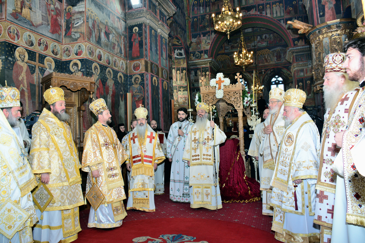 Slujba de înmormântare a IPS Eftimie Luca, Arhiepiscopul Romanului şi Bacăului