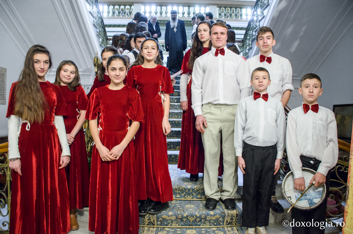 Colindători la Reședința Mitropolitană - parohia Erbiceni, județul Iași