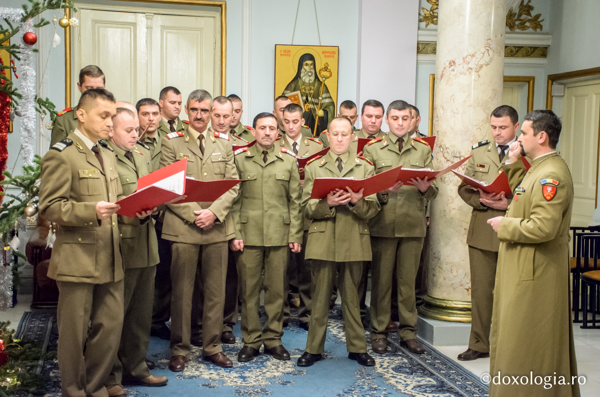 Colindători la Reședința Mitropolitană - Corul „Străjerii”, brigada 15 mecanizată, Podu Înalt, Iași