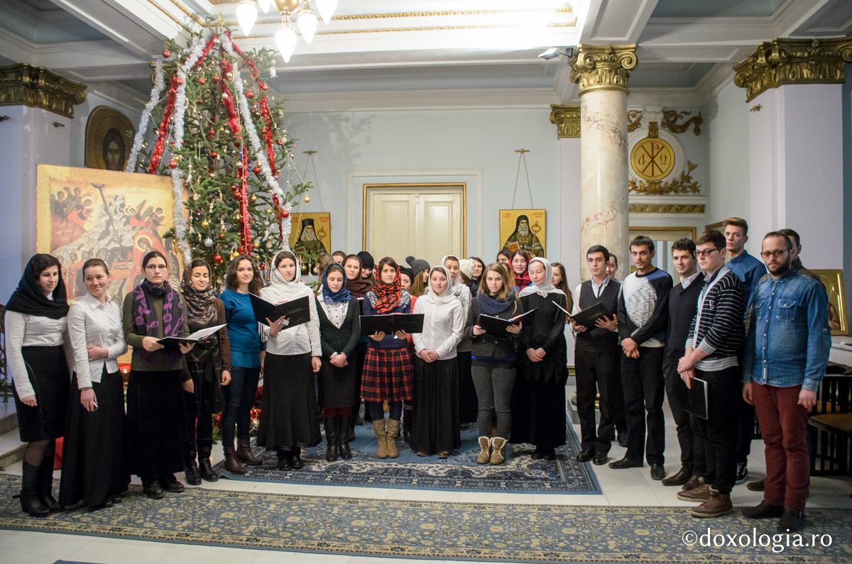 Colindători la Reședința Mitropolitană - Corul „Sf. Ioan Cucuzel”, Iași