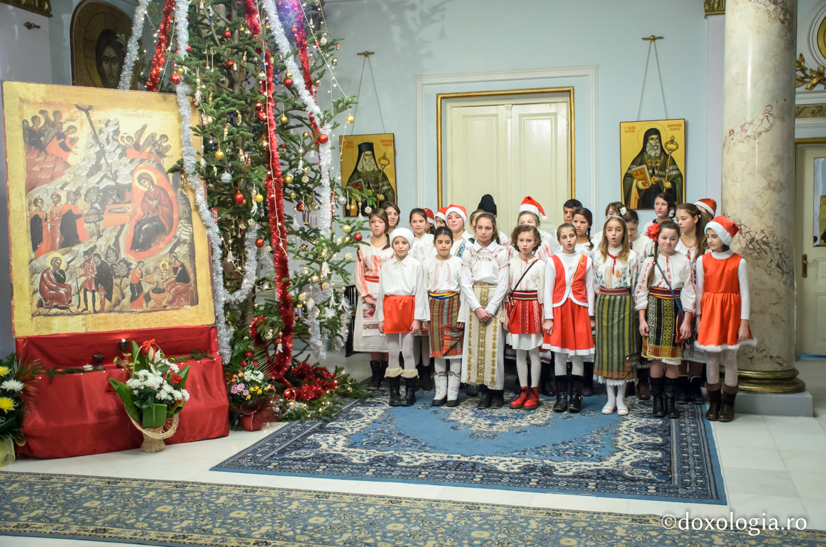 Colindători la Reședința Mitropolitană - Parohia Iazu nou, protopopiatul Hârlău