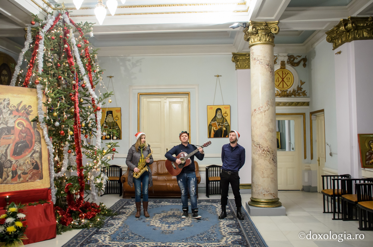 Colindători la Reședința Mitropolitană - Trio vocal-instrumental II, Colegiul de Artă „Octav Băncilă”, Iași