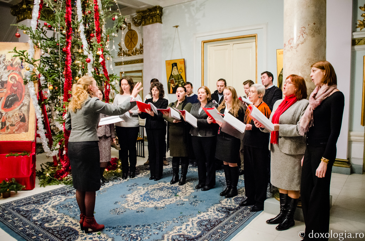 Colindători la Reședința mitropolitană parohia Sfânta Parascheva din