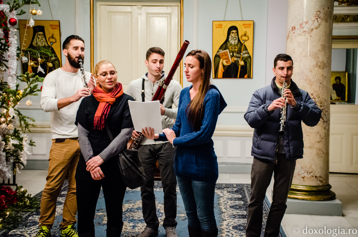 Colindători la Reședința mitropolitană - Cvintet vocal-instrumental, Universitatea de Arte din Iaşi