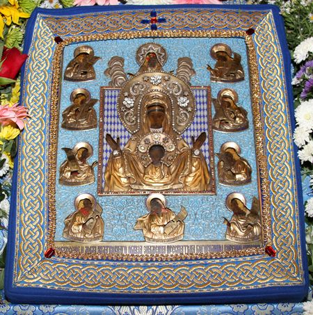 Icoana Maicii Domnului „a Semnului” (a Rădăcinii din Kursk) Icoana Maicii Domnului „a Semnului” (a Rădăcinii din Kursk)