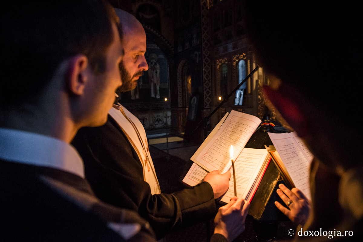 (Foto) Priveghere pentru Sfântul Grigorie Palama la parohia Munteni-Copou (Foto) Priveghere pentru Sfântul Grigorie Palama la parohia Munteni-Copou