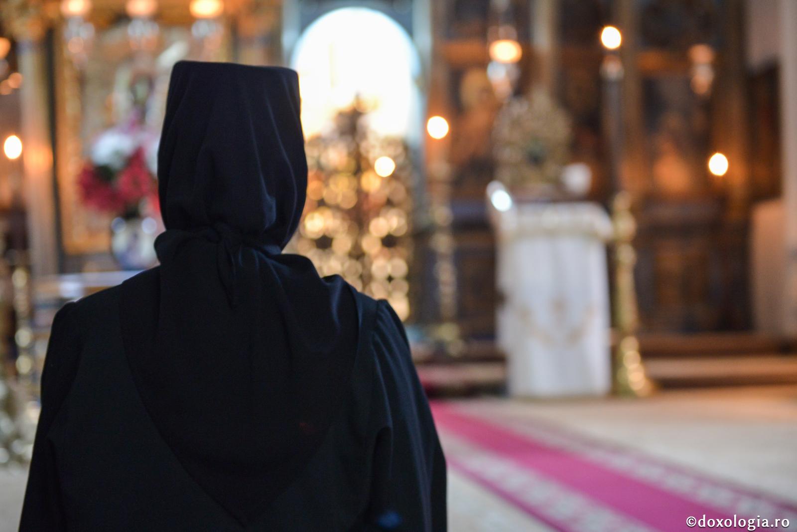 De ce duhovnicul nu-mi dă binecuvântare să mă călugăresc?