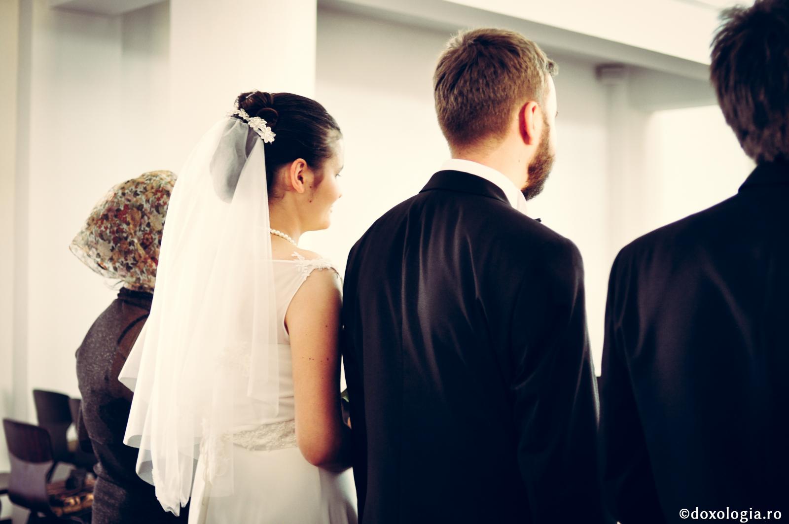 Nași la o nuntă de catolici?